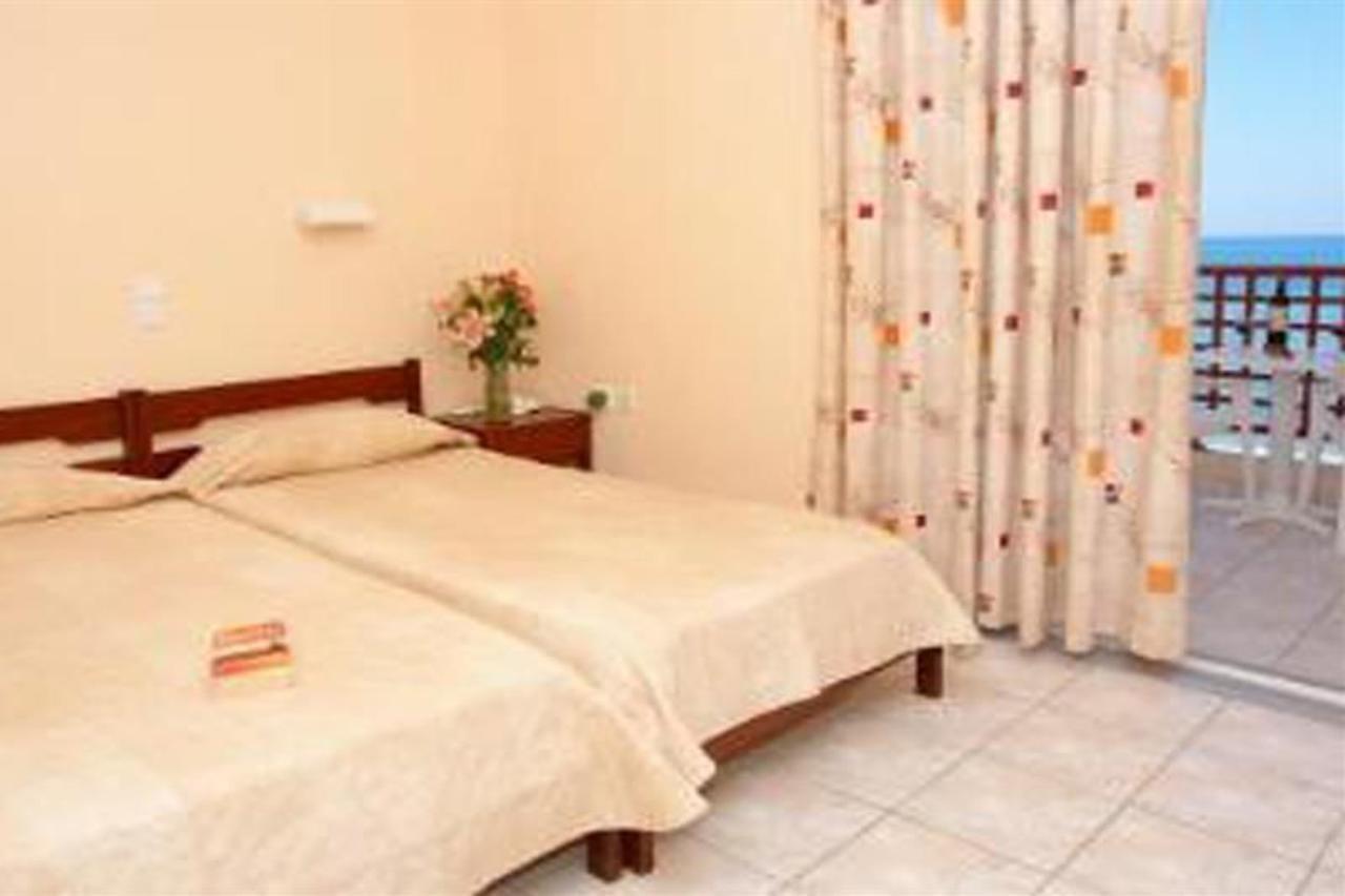 Danaos Beach Apartments Sfáka Exteriör bild